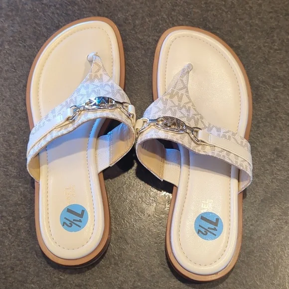 MICHAEL Michael Kors Thong Buckle Sandals - Picture 5 of 8